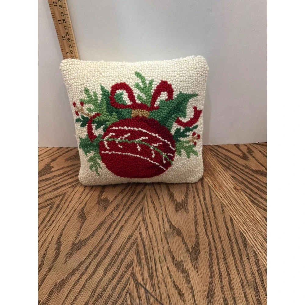 Christmas Holiday Hooked Wool Ornament Throw Pillow 8x8 Ivory Red Green